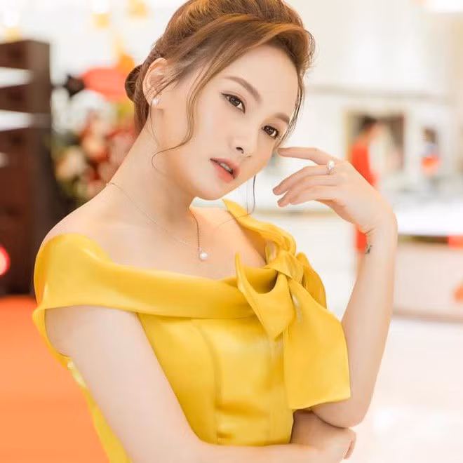 Không photoshop, nhan sắc thật của Tăng Thanh Hà, Ngọc Trinh... ra sao? ảnh 11