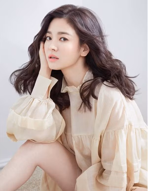 len song voi mai toc tem ngan cun, song hye kyo thay doi day ca tinh va manh me - 1