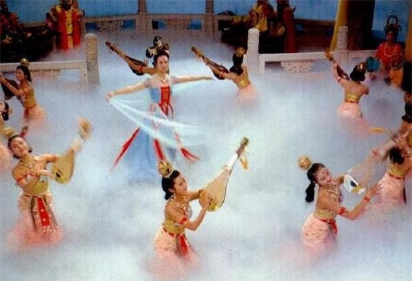 Đạo cụ khói làm diễn viên trong phim Tây Du Ký suýt chết ảnh 7 Tây Du Ký: Suýt chết vì đạo cụ khói - 8