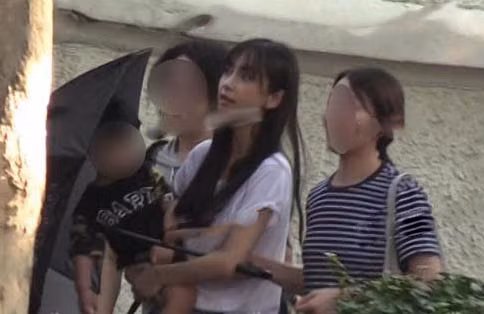 Chỉ với hành động này, Angelababy đã dập tắt tin đồn ly hôn với ông xã Huỳnh Hiểu Minh - Ảnh 3.