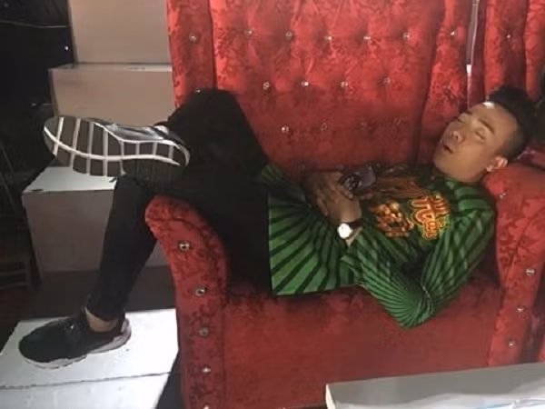 “Cái giá phải trả” của Quyền Linh, Trấn Thành, Hoài Linh vì kiếm cát-xê tiền tỷ ảnh 10 cái giá phải trả của Quyền Linh, Trấn Thành, Hoài Linh vì kiếm cát-xê tiền tỷ