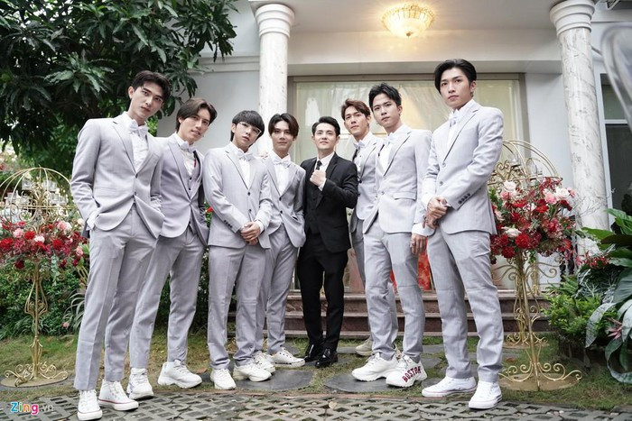 Khổng Tú Quỳnh nổi bật trong dàn phù dâu lễ ăn hỏi Đông Nhi - Ông Cao Thắng ảnh 6 Khổng Tú Quỳnh nổi bật trong dàn phù dâu lễ ăn hỏi Đông Nhi - Ông Cao Thắng ảnh 6