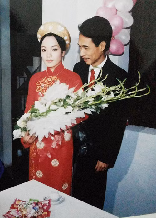 Người vợ xinh đẹp kém 25 tuổi của nghệ sĩ Phú Đôn là ai? - ảnh 3