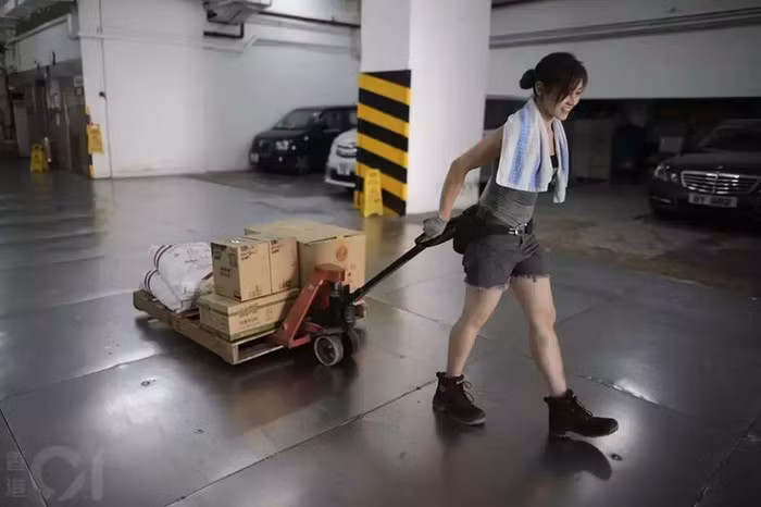 Cô nàng sở hữu vóc dáng chuẩn cùng gương mặt đẹp và thân hình cân đối