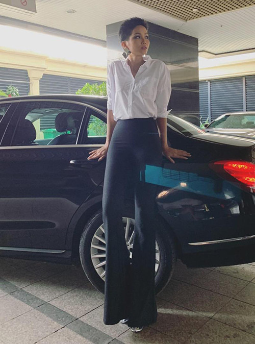 Giật mình thon thót xem Nhã Phương đi giày cao gót "chọc trời" ảnh 18 Cao thủ đi giày cao gót chọc trời của Vbiz không ai khác chính là Nhã Phương, giày 20 cm không là gì ảnh 17