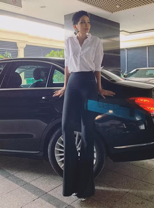 Cao thủ đi giày cao gót chọc trời của Vbiz không ai khác chính là Nhã Phương, giày 20 cm không là gì ảnh 17