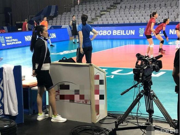 Ngỡ ngàng Củng Lợi xuống tóc cực nam tính ảnh 2 Ngỡ ngàng Củng Lợi xuống tóc cực nam tính ảnh 2