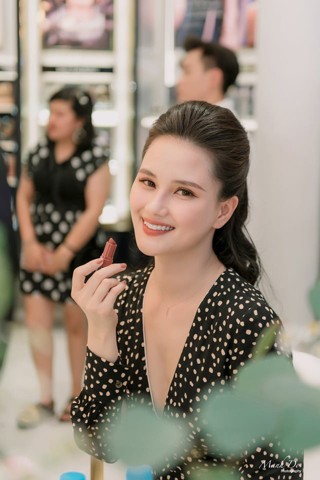 3 bà mẹ đơn thân xinh đẹp ở VTV: Người kinh doanh dùng hàng hiệu như ngôi sao,người tự tay tậu nhà tiền tỷ ảnh 5 3 bà mẹ đơn thân xinh đẹp ở VTV: Người kinh doanh dùng hàng hiệu như ngôi sao,người tự tay tậu nhà tiền tỷ ảnh 5