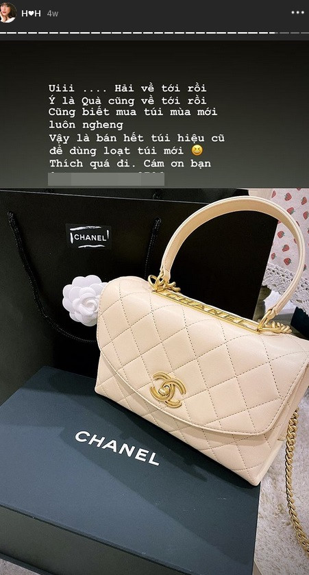 Lộ thêm bằng chứng Hòa Minzy sinh con cho bạn trai thiếu gia ảnh 2 Từ món quà người tình thiếu gia tặng cách đây 1 tháng, thêm bằng chứng Hòa Minzy sinh con là sự thật-2