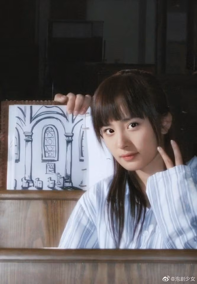 Ảnh 14 năm trước của Dương Mịch gây sốt vì xinh đẹp hơn cả bây giờ-2