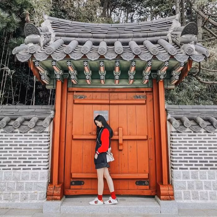 Phối trang phục đơn giản nhưng sang chảnh, Jun Vũ được khen hết nấc ảnh 6