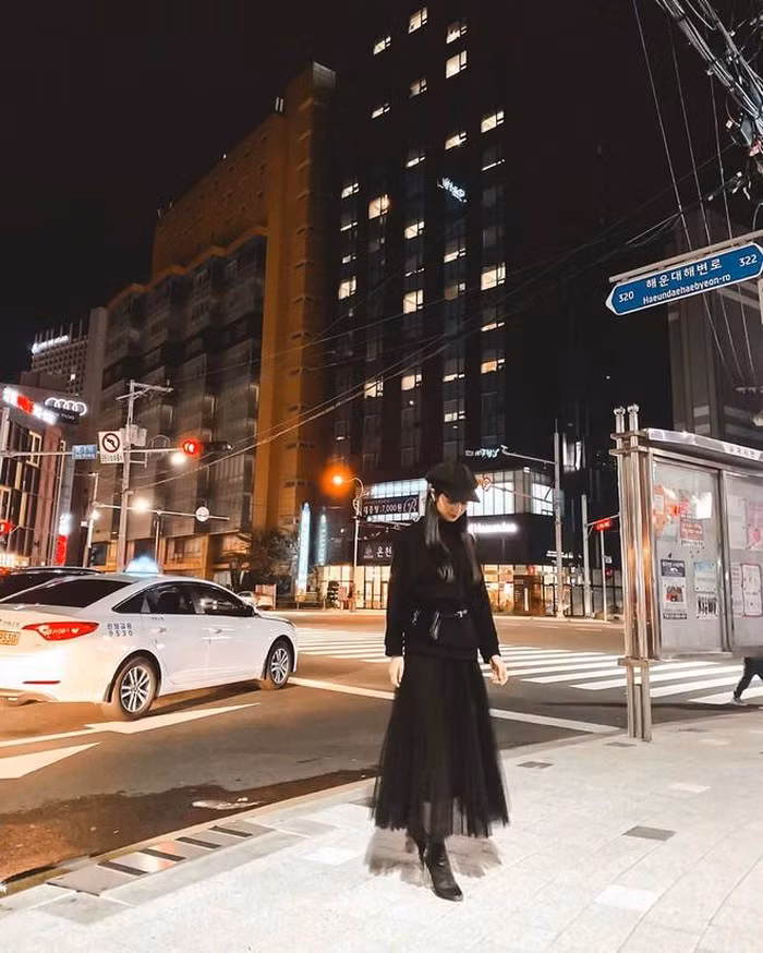 Phối trang phục đơn giản nhưng sang chảnh, Jun Vũ được khen hết nấc ảnh 5