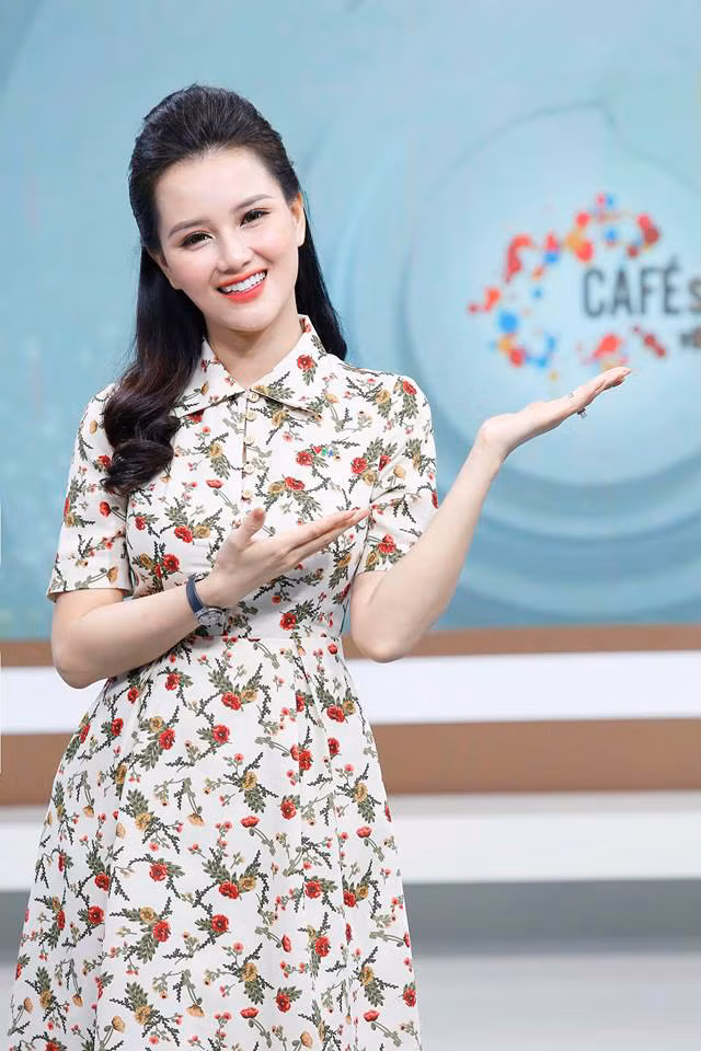 3 bà mẹ đơn thân xinh đẹp ở VTV: Người kinh doanh dùng hàng hiệu như ngôi sao, kẻ tự tay tậu nhà hàng tỉ đồng - Ảnh 1.