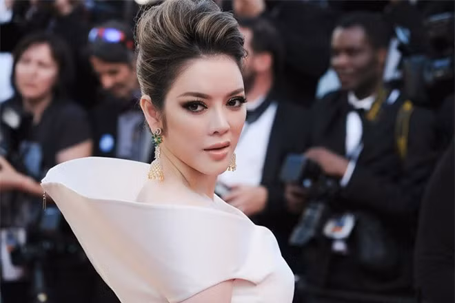 Ly Nha Ky va my nhan 