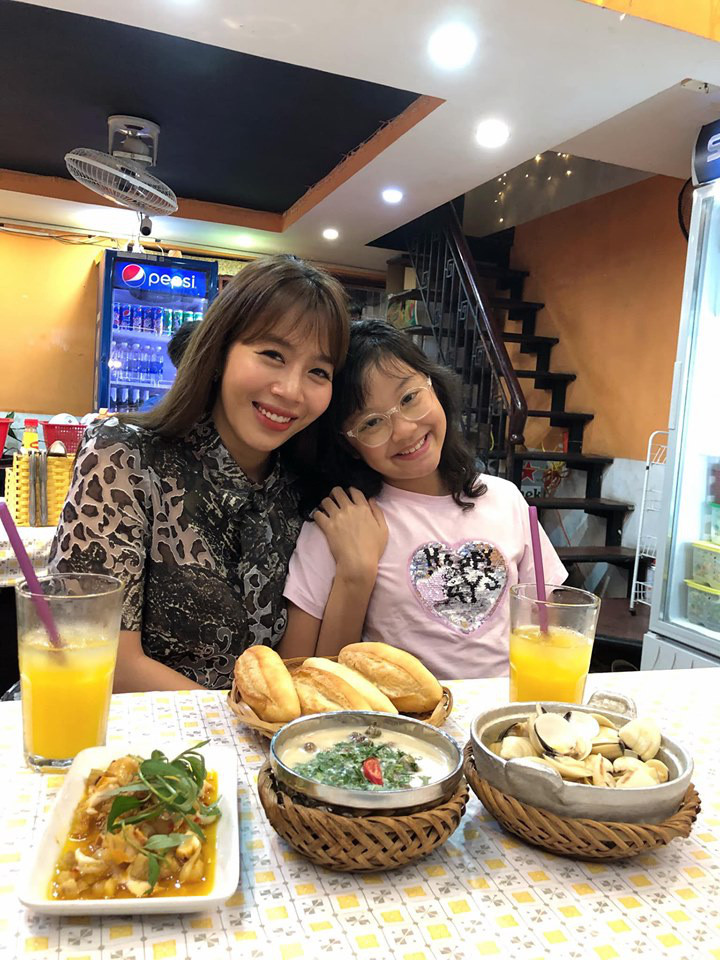 3 bà mẹ đơn thân xinh đẹp ở VTV: Người kinh doanh dùng hàng hiệu như ngôi sao,người tự tay tậu nhà tiền tỷ ảnh 19 3 bà mẹ đơn thân xinh đẹp ở VTV: Người kinh doanh dùng hàng hiệu như ngôi sao,người tự tay tậu nhà tiền tỷ ảnh 19