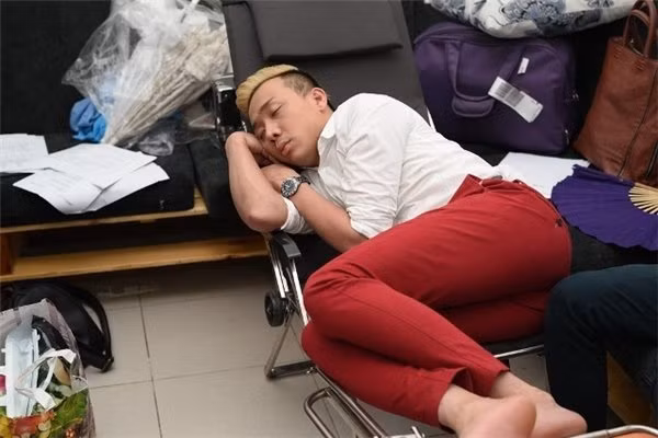 “Cái giá phải trả” của Quyền Linh, Trấn Thành, Hoài Linh vì kiếm cát-xê tiền tỷ ảnh 12 cái giá phải trả của Quyền Linh, Trấn Thành, Hoài Linh vì kiếm cát-xê tiền tỷ