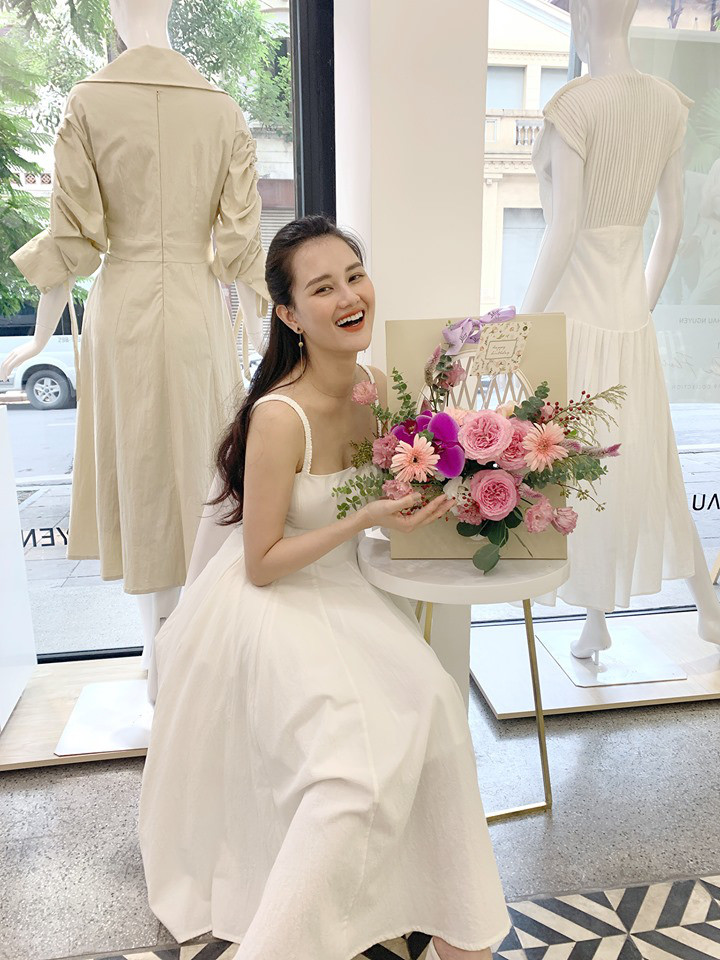 3 bà mẹ đơn thân xinh đẹp ở VTV: Người kinh doanh dùng hàng hiệu như ngôi sao,người tự tay tậu nhà tiền tỷ ảnh 7 3 bà mẹ đơn thân xinh đẹp ở VTV: Người kinh doanh dùng hàng hiệu như ngôi sao,người tự tay tậu nhà tiền tỷ ảnh 7