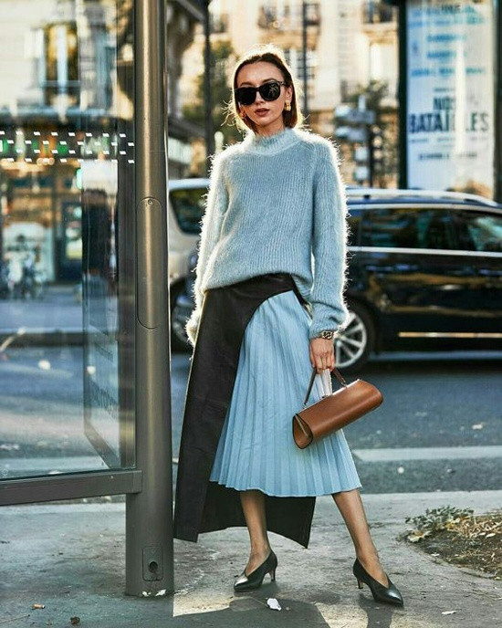Các cách diện trang phục len cho nàng dáng mảnh ảnh 4 Các cách diện trang phục len cho nàng dáng mảnh ảnh 4