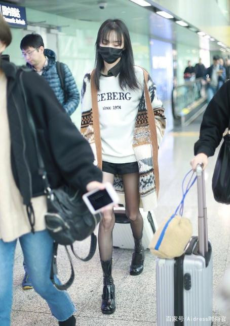 Hết hồn đôi chân khẳng khiu như que củi của "nữ thần thanh xuân" Trịnh Sảng ảnh 4 Hết hồn với đôi chân khẳng khiu như que củi của nữ thần thanh xuân Trịnh Sảng-5