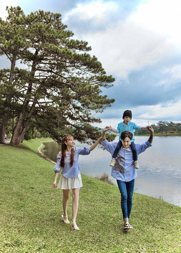 Hau on ao de chong tre danh con, Thu Thuy khoe loat anh hanh phuc cua gia dinh hinh anh 5