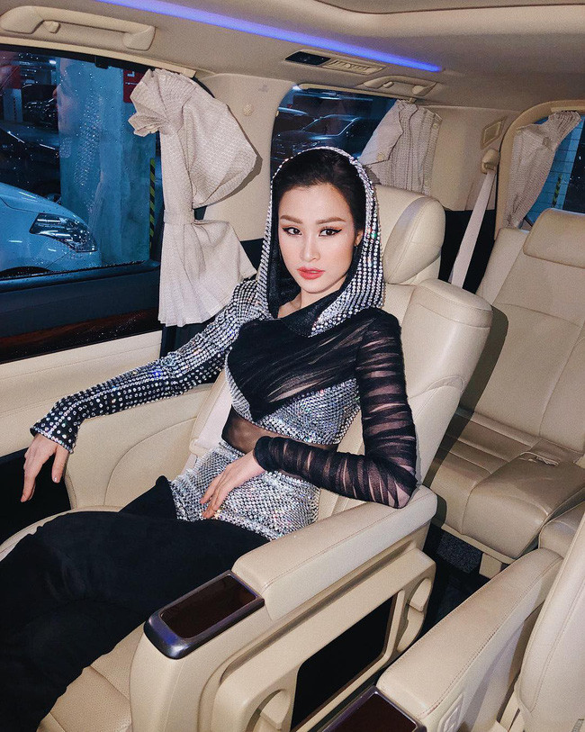 Trước khi cưới đại gia thực thụ Ông Cao Thắng, Đông Nhi đã là nữ đại gia ngầm của showbiz với khối tài sản ít người biết này - Ảnh 9. Trước khi cưới đại gia thực thụ Ông Cao Thắng, Đông Nhi đã là nữ đại gia ngầm của showbiz với khối tài sản ít người biết này - Ảnh 9.