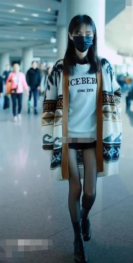 Hết hồn đôi chân khẳng khiu như que củi của "nữ thần thanh xuân" Trịnh Sảng ảnh 5 Hết hồn với đôi chân khẳng khiu như que củi của nữ thần thanh xuân Trịnh Sảng-6