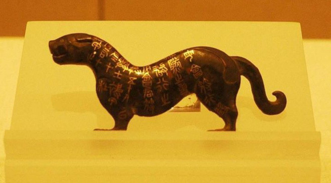 vi sao doi quan dat nung trong lang tan thuy hoang khong co thong soai? hinh anh 2