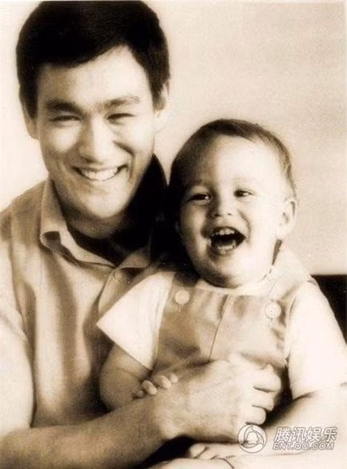 Hé lộ những “góc khuất” về cuộc đời huyền thoại Lý Tiểu Long ảnh 18 "Góc khuất" về cuộc đời huyền thoại Lý Tiểu Long - 18