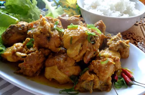 Cách kho thịt gà công nghiệp dai ngon, không bở