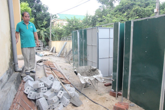 Khu nhà ở, sinh hoạt cho 300 học sinh Trường PT DTNT THCS Con Cuông đang gấp rút hoàn thiện cho các em trở lại trường đi học