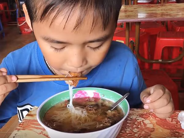 Thường xuyên cho trẻ ăn món này vào buổi sáng chẳng khác nào rước họa vào thân 