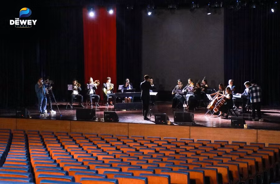 Những câu chuyện biết hát, những khúc ca biết kể trao truyền cảm hứng mạnh mẽ, tiếp thêm động lực cho khán giả.