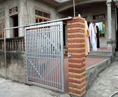 Nhớ đóng cửa nhé. Nhớ đóng cửa nhé.