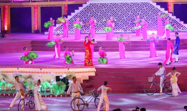 Nhiều ca khúc viết về Huế biểu diễn trong đêm bế mạc