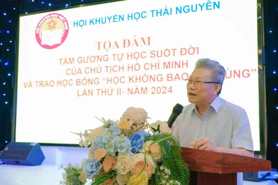 TS. Nguyễn Hồng Sơn, Phó Chủ tịch Hội Khuyến học Việt Nam phát biểu tại buổi tọa đàm.
