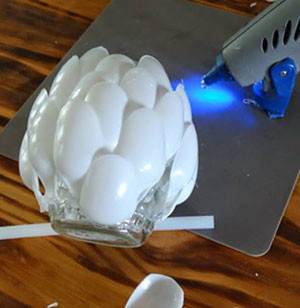 cach-lam-hoa-sen-tu-thia-nhua-trang-tri-tet-sieu-dep-giadinhvietnam.com 2