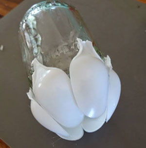 cach-lam-hoa-sen-tu-thia-nhua-trang-tri-tet-sieu-dep-giadinhvietnam.com 1