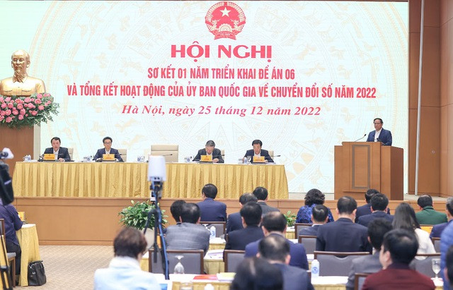 Thủ tướng Chính phủ yêu cầu các đại biểu tham dự Hội nghị thẳng thắn đánh giá rõ ràng, khách quan, minh chứng bằng số liệu cụ thể về việc thực hiện nhiệm vụ theo kế hoạch năm 2022 của Ủy ban chuyển đổi số quốc gia và Đề án 06 - Ảnh: VGP/Nhật Bắc Thủ tướng Chính phủ yêu cầu các đại biểu tham dự Hội nghị thẳng thắn đánh giá rõ ràng, khách quan, minh chứng bằng số liệu cụ thể về việc thực hiện nhiệm vụ theo kế hoạch năm 2022 của Ủy ban chuyển đổi số quốc gia và Đề án 06 - Ảnh: VGP/Nhật Bắc