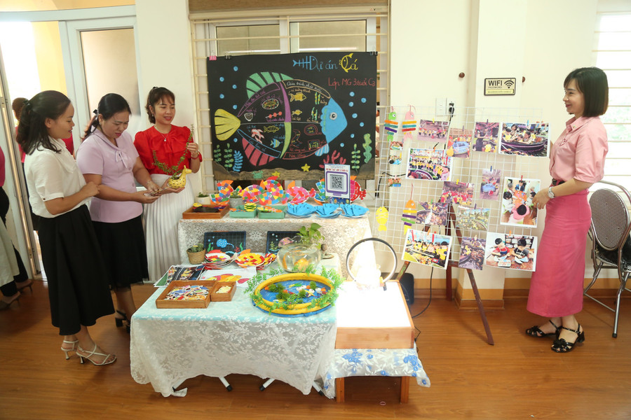 Tham quan dự án Cá của lớp mẫu giáo 3 tuổi C3. Tham quan dự án Cá của lớp mẫu giáo 3 tuổi C3.