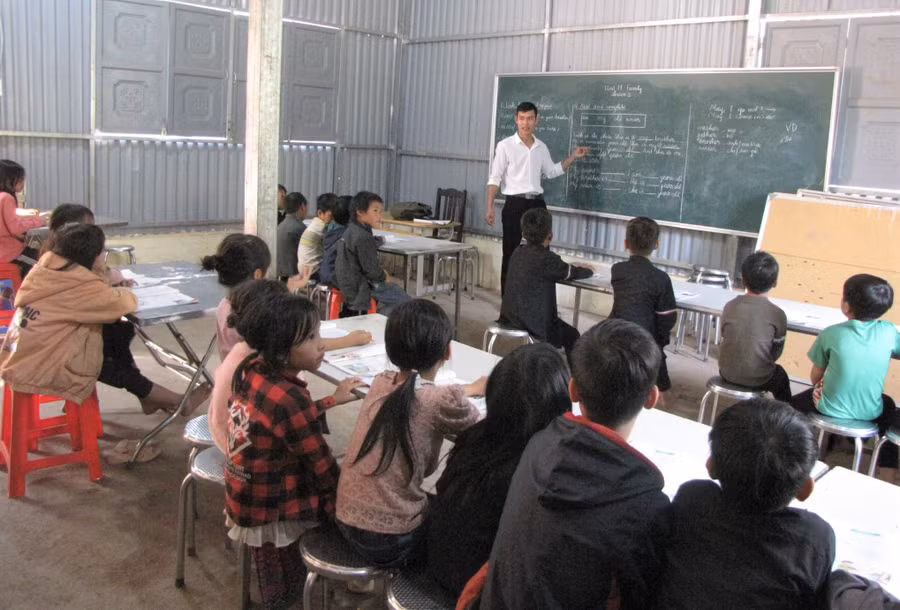 Tiết học Tiếng Anh của học sinh trường PTDTBT Tiểu học Nậm Chà.