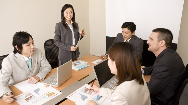 6 điều dù không ai nói ra nhưng chị em công sở vẫn phải nắm vững để trở nên tinh tế nơi làm việc - Ảnh 2. 6 điều dù không ai nói ra nhưng chị em công sở vẫn phải nắm vững để trở nên tinh tế nơi làm việc - Ảnh 2.