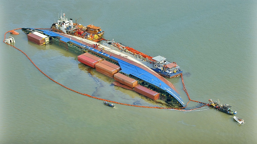 Hậu trường giải cứu thảm họa tràn dầu vì tàu chìm ở Cần Giờ ảnh 1 Keyword đầu tiên có dấu