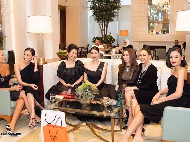 Vẫn biết nữ tỷ phú người Việt Mimi Morris giàu có, quan hệ rộng nhưng thân với toàn nhân vật quyền lực showbiz thế này thì đúng là quá hoành tráng - Ảnh 9.