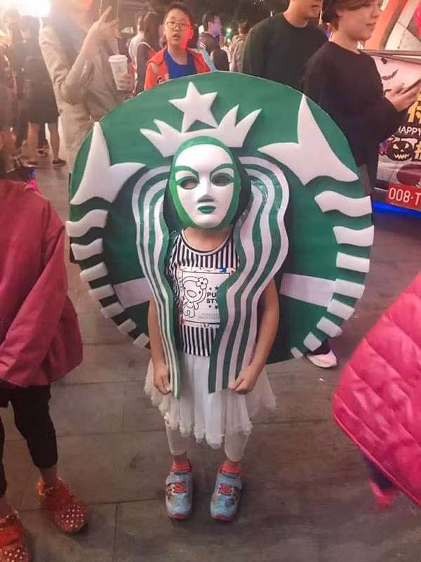 ...hay một cốc trà Starbucks như thế này.