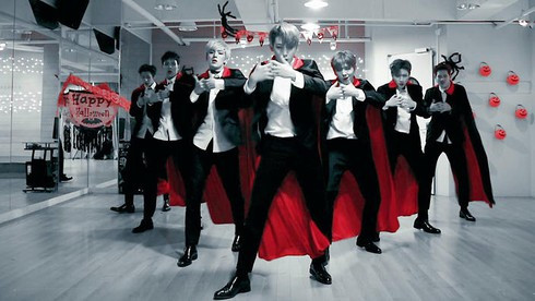 Chàng trai Monsta X hóa thân thành ma cà rồng Chàng trai Monsta X hóa thân thành ma cà rồng