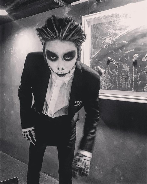 The8 Seventeen hóa trang thành nhân vật trong phim kinh dị Jack Skellington. The8 Seventeen hóa trang thành nhân vật trong phim kinh dị Jack Skellington.