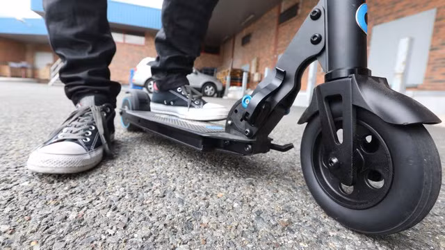 Cái kết nhân văn cho kẻ ăn trộm xe điện