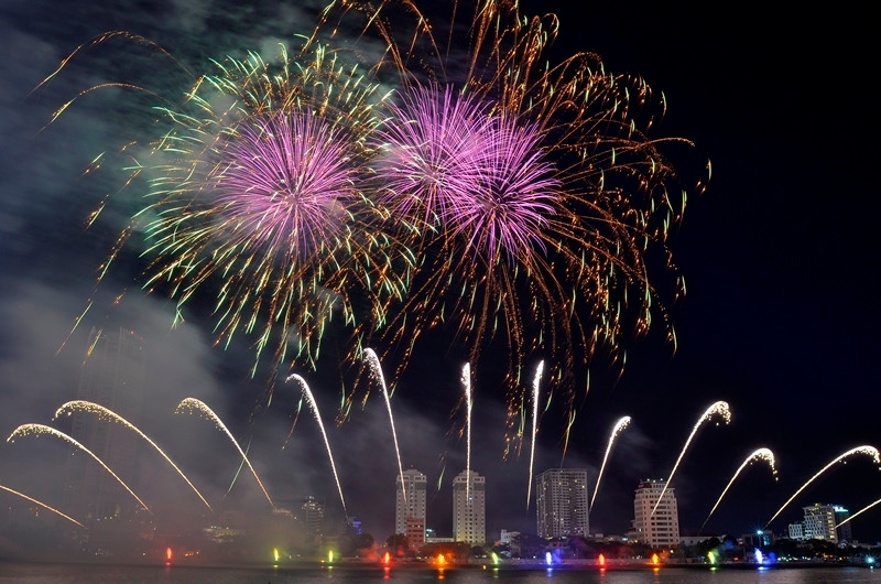 Một số hình ảnh pháo hoa của đội Hồng Kông