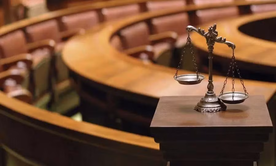 nghi phạm,hiếp dâm,tòa án,tha bổng