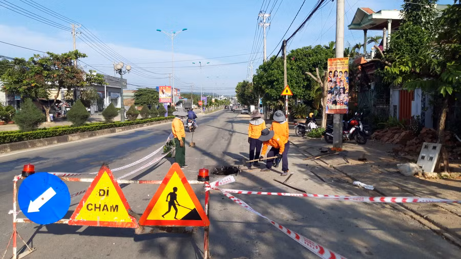 Công ty đang tiến hành khắc phục sự cố sụt lún.